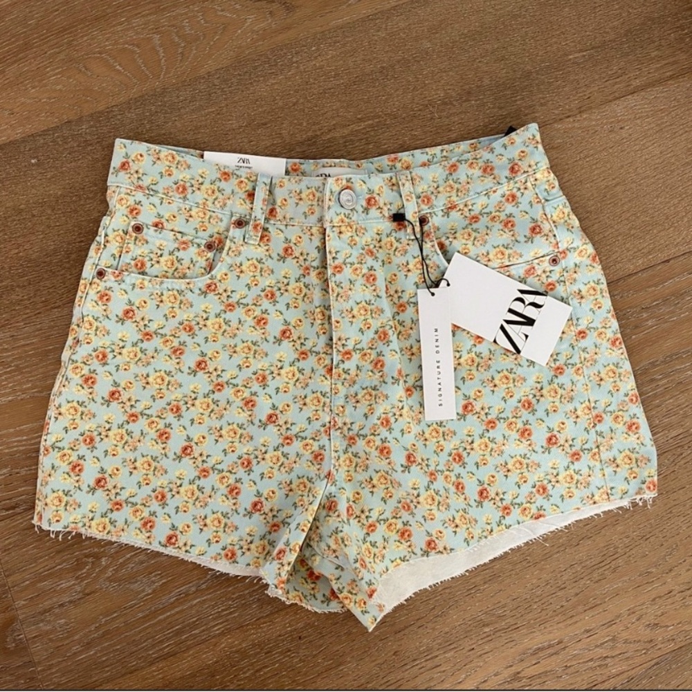 NWT-ZARA floral high waisted shorts. Size 2.